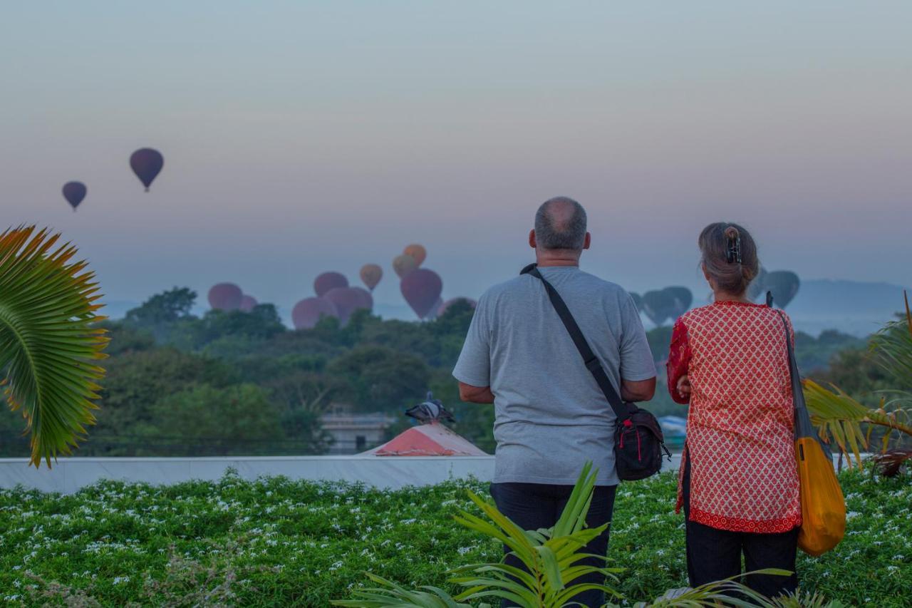 Sky View Hotel Bagan Bagian luar foto