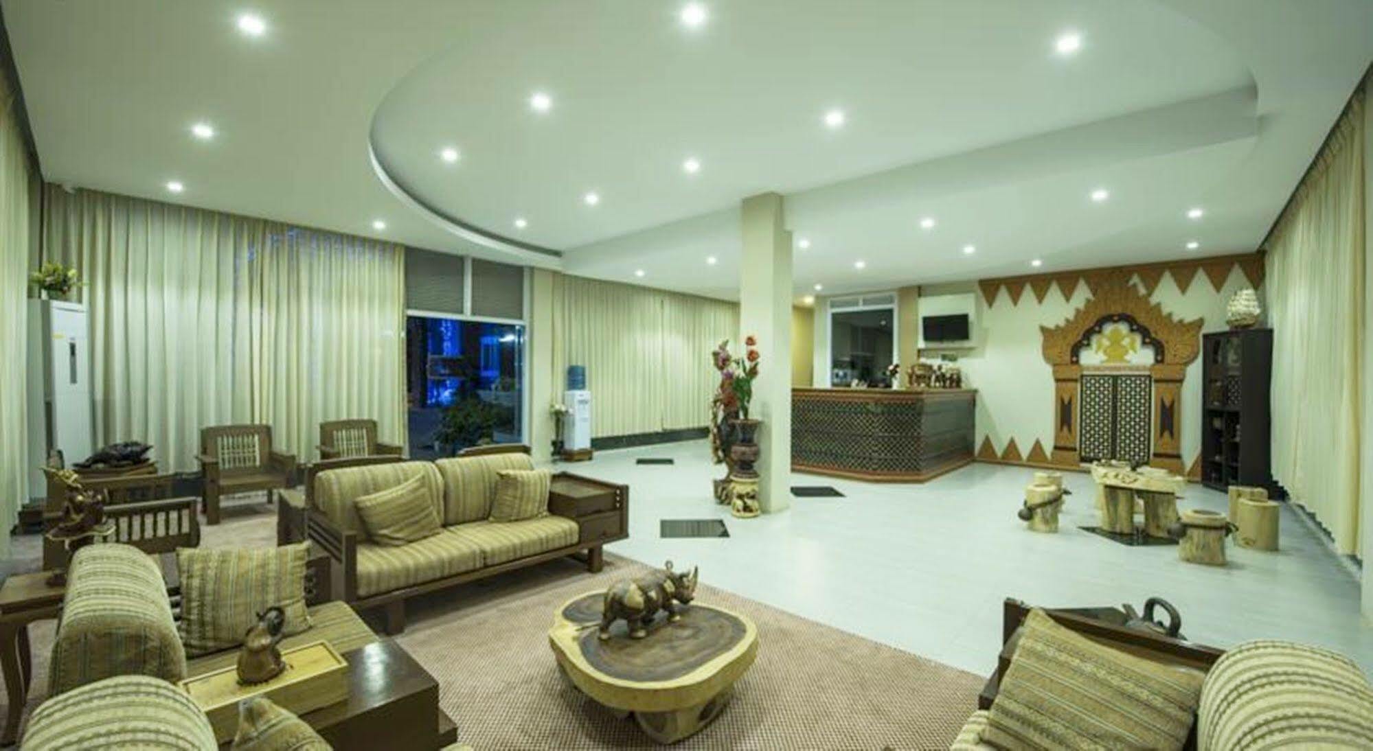 Sky View Hotel Bagan Bagian luar foto