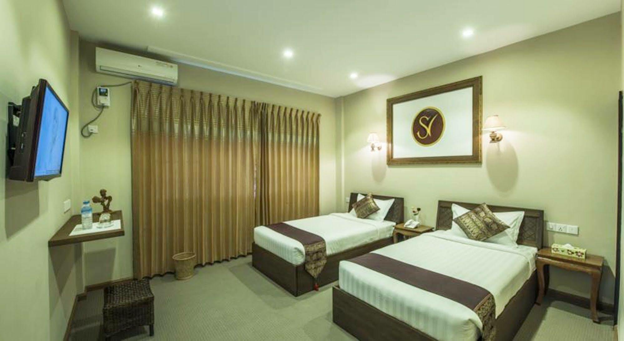 Sky View Hotel Bagan Bagian luar foto