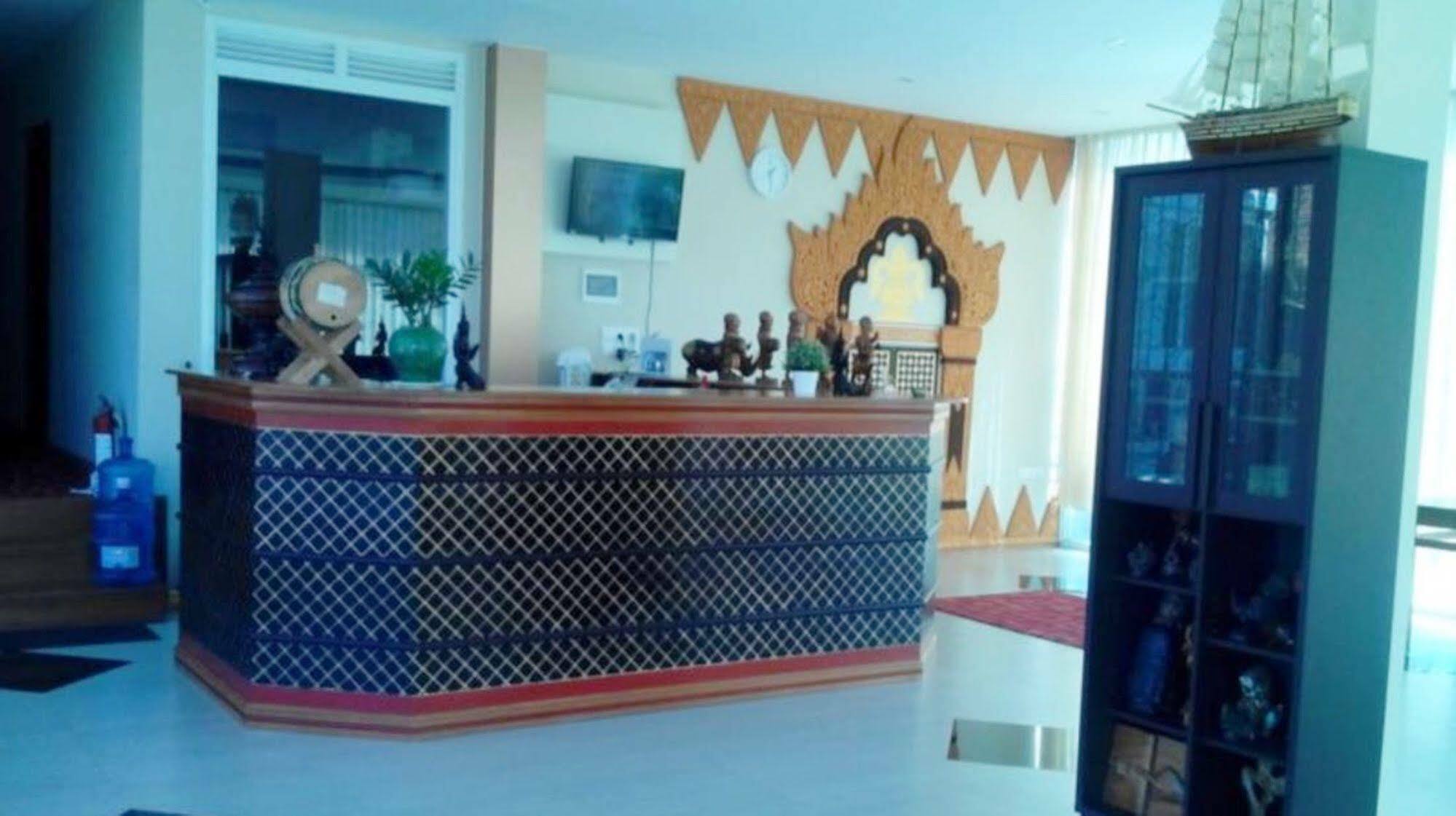 Sky View Hotel Bagan Bagian luar foto