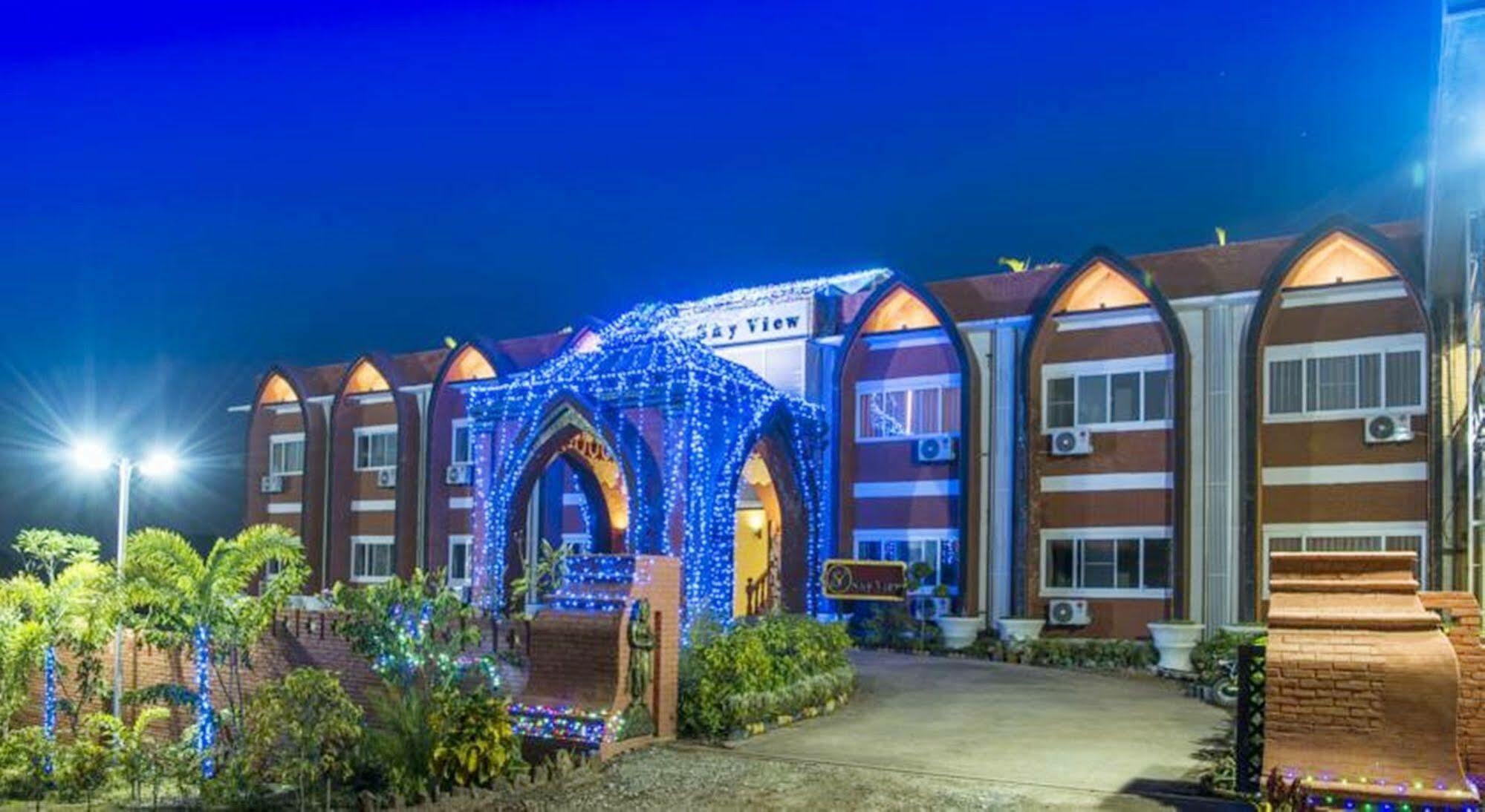 Sky View Hotel Bagan Bagian luar foto