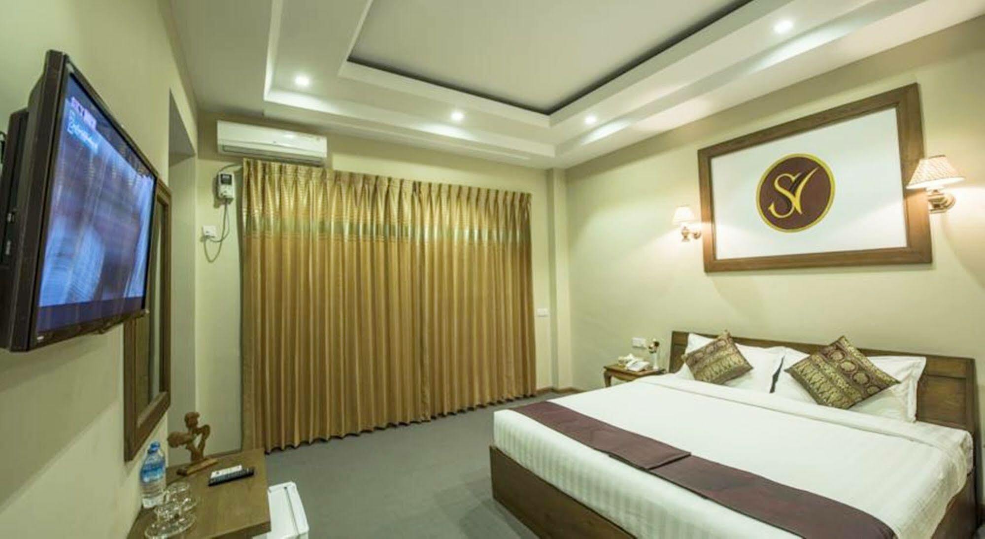 Sky View Hotel Bagan Bagian luar foto