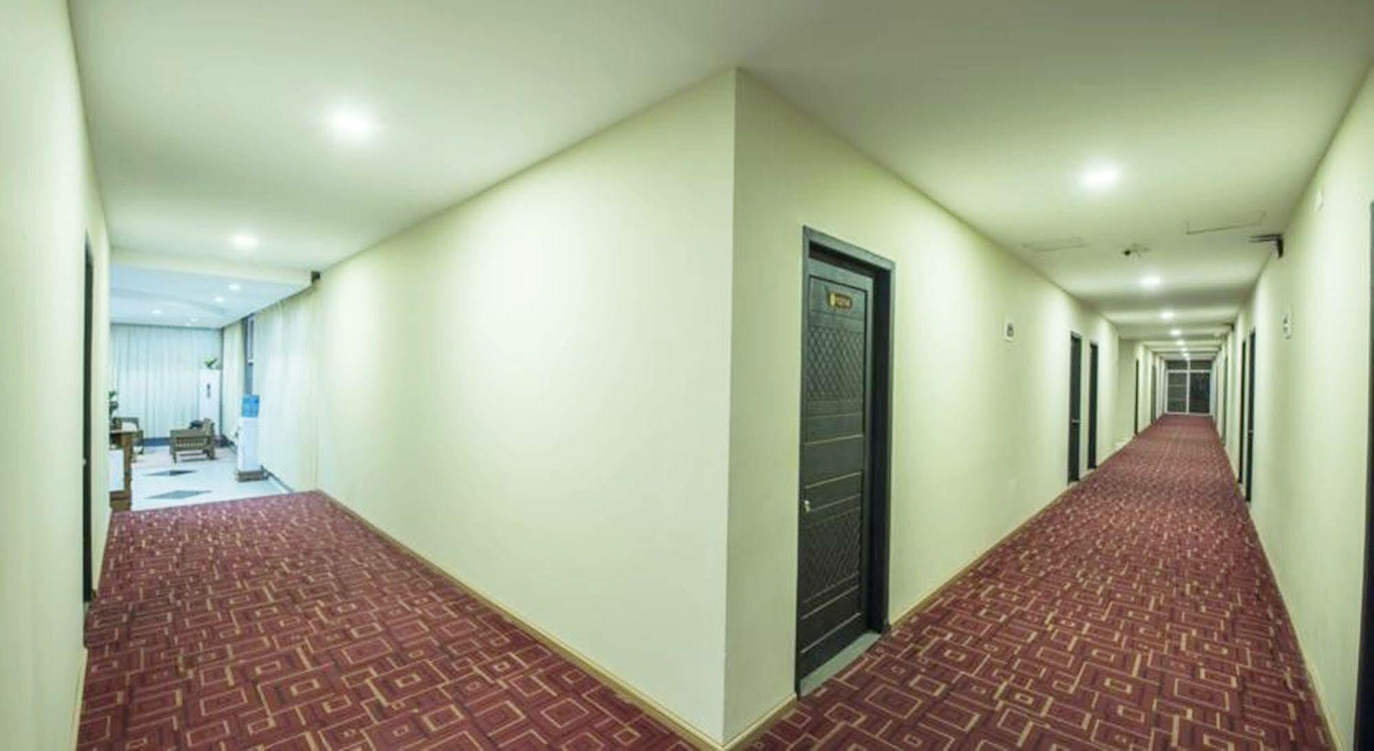 Sky View Hotel Bagan Bagian luar foto